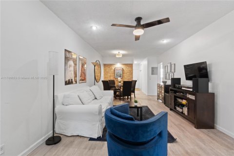 Copropriété à vendre à Coral Gables, Floride: 2 chambres, 69.49 m2 № 1727033 - photo 4
