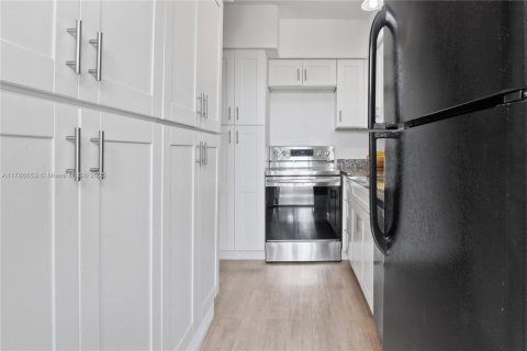 Copropriété à vendre à Coral Gables, Floride: 2 chambres, 69.49 m2 № 1727033 - photo 3