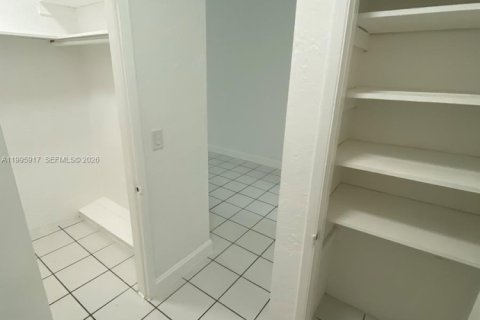 Снять в аренду квартиру в Серфсайд, Флорида № 2058953 - фото 7