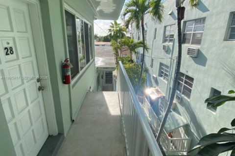 Снять в аренду квартиру в Серфсайд, Флорида № 2058953 - фото 3