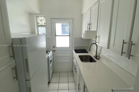 Снять в аренду квартиру в Серфсайд, Флорида № 2058953 - фото 6