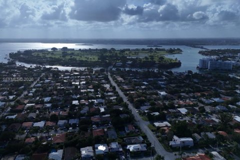 Снять в аренду квартиру в Серфсайд, Флорида № 2058953 - фото 12