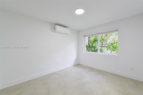 Apartment in Miami, Florida 1 bedroom № 2395065 - photo 10
