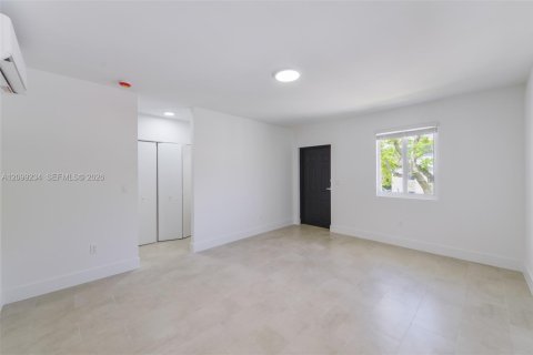 Apartment in Miami, Florida 1 bedroom № 2395065 - photo 6