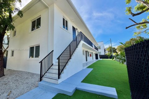 Apartment in Miami, Florida 1 bedroom № 2395065 - photo 2