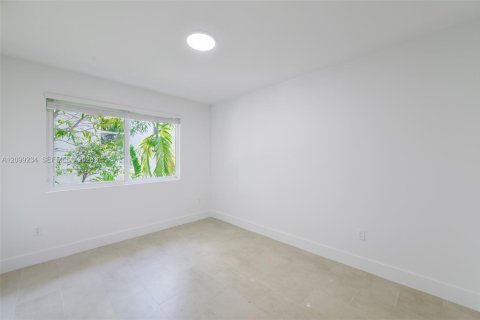 Apartment in Miami, Florida 1 bedroom № 2395065 - photo 11