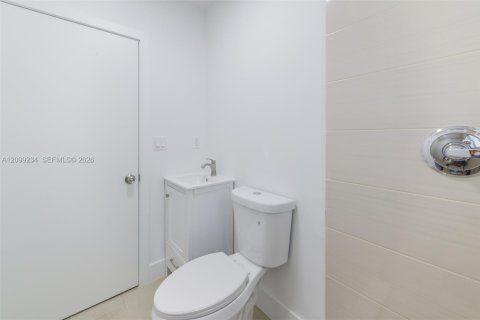 Apartment in Miami, Florida 1 bedroom № 2395065 - photo 17