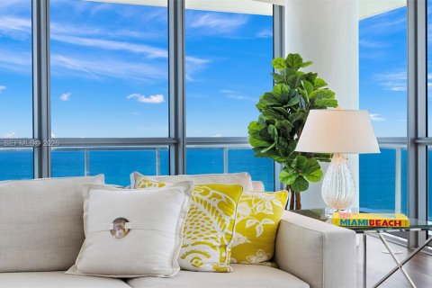 Condo in Miami Beach, Florida, 3 bedrooms № 2081345 - photo 3