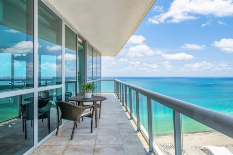 Condo in Miami Beach, Florida, 3 bedrooms № 2081345 - photo 14