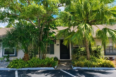 House in Largo, Florida 2 bedrooms, 96.25 sq.m. № 2152026 - photo 2