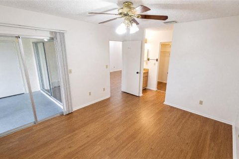 House in Largo, Florida 2 bedrooms, 96.25 sq.m. № 2152026 - photo 11