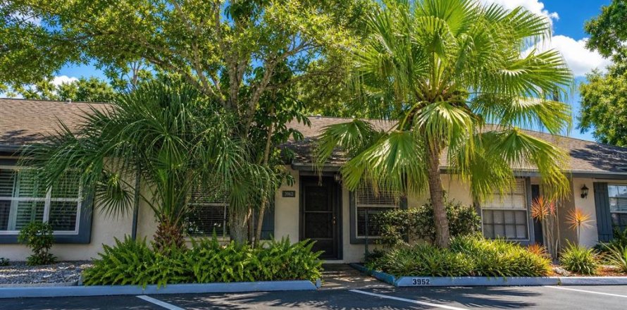 House in Largo, Florida 2 bedrooms, 96.25 sq.m. № 2152026