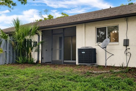 House in Largo, Florida 2 bedrooms, 96.25 sq.m. № 2152026 - photo 21