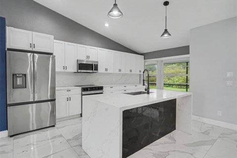 Villa ou maison à vendre à Punta Gorda, Floride: 3 chambres, 171.68 m2 № 2312831 - photo 10