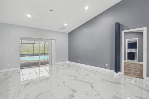 Villa ou maison à vendre à Punta Gorda, Floride: 3 chambres, 171.68 m2 № 2312831 - photo 12