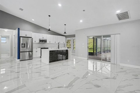 Villa ou maison à vendre à Punta Gorda, Floride: 3 chambres, 171.68 m2 № 2312831 - photo 6