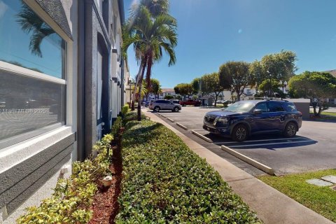 Townhouse in Homestead, Florida 3 bedrooms, 134.89 sq.m. № 1956035 - photo 18