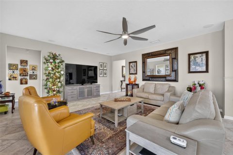 Villa ou maison à vendre à Groveland, Floride: 3 chambres, 221.01 m2 № 2423679 - photo 9
