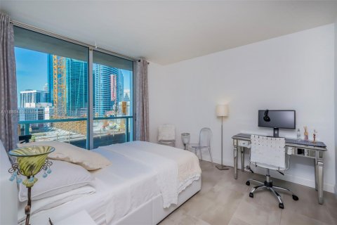 Condo in Miami, Florida, 2 bedrooms  № 1929106 - photo 9
