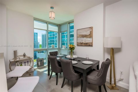 Condo in Miami, Florida, 2 bedrooms  № 1929106 - photo 4