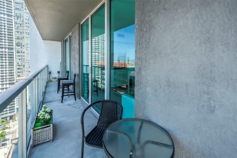 Condo in Miami, Florida, 2 bedrooms  № 1929106 - photo 17