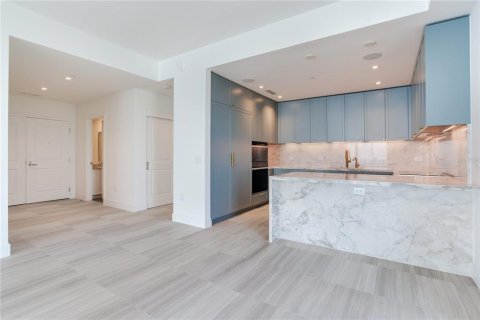 Condo in Tampa, Florida, 3 bedrooms № 2231697 - photo 12