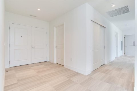 Condo in Tampa, Florida, 3 bedrooms № 2231697 - photo 3
