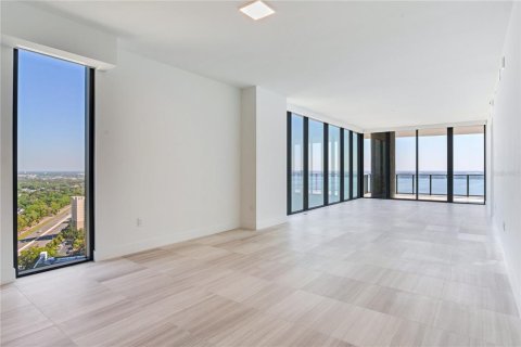 Condo in Tampa, Florida, 3 bedrooms № 2231697 - photo 8