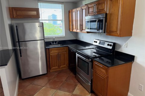 Condo à North Bay Village, Floride, 1 chambre  № 2186952