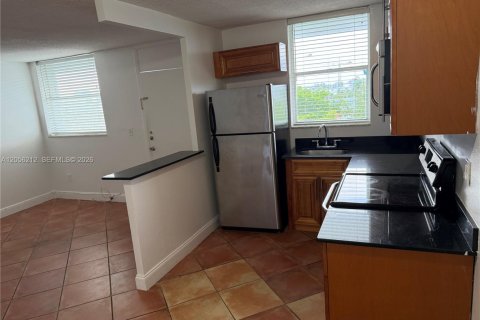 Copropriété à louer à North Bay Village, Floride: 1 chambre, 57.6 m2 № 2186952 - photo 2
