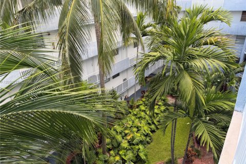 Copropriété à louer à North Bay Village, Floride: 1 chambre, 57.6 m2 № 2186952 - photo 18