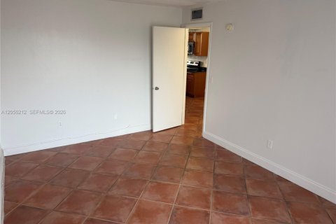Copropriété à louer à North Bay Village, Floride: 1 chambre, 57.6 m2 № 2186952 - photo 13