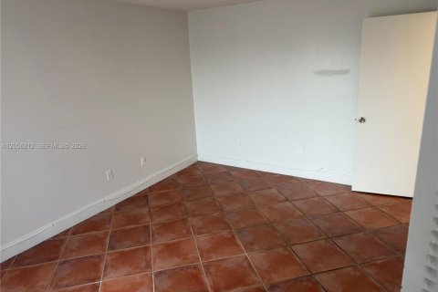 Copropriété à louer à North Bay Village, Floride: 1 chambre, 57.6 m2 № 2186952 - photo 16