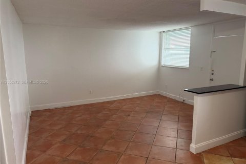Copropriété à louer à North Bay Village, Floride: 1 chambre, 57.6 m2 № 2186952 - photo 9