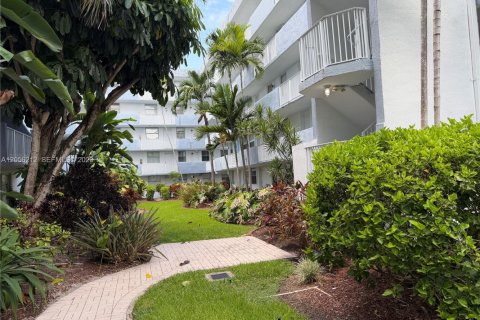 Copropriété à louer à North Bay Village, Floride: 1 chambre, 57.6 m2 № 2186952 - photo 5