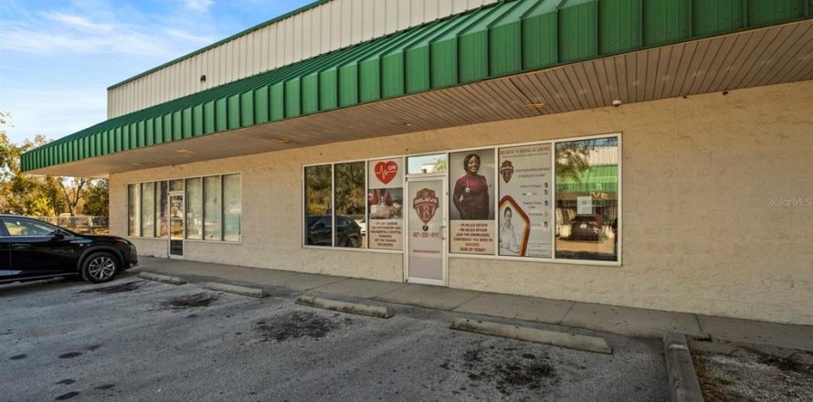 Immobilier commercial à Orlando, Floride 119.1 m2 № 2217288