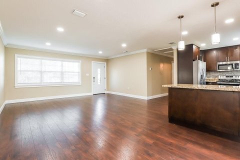 Casa en alquiler en Tampa, Florida, 4 dormitorios, 171.68 m2 № 1880652 - foto 4