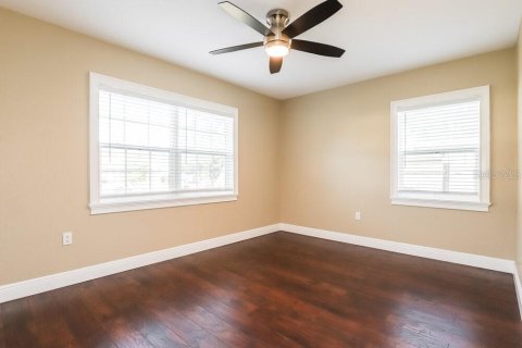 Casa en alquiler en Tampa, Florida, 4 dormitorios, 171.68 m2 № 1880652 - foto 13