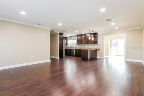 Casa en alquiler en Tampa, Florida, 4 dormitorios, 171.68 m2 № 1880652 - foto 3