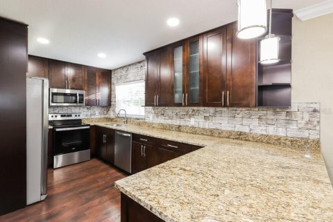 Casa en alquiler en Tampa, Florida, 4 dormitorios, 171.68 m2 № 1880652 - foto 6