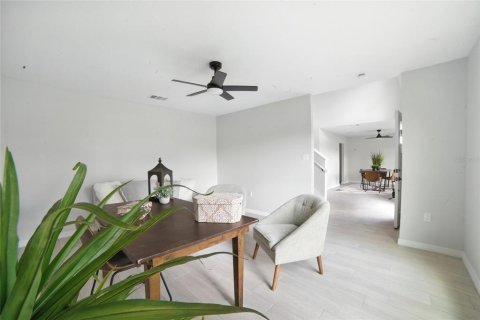 House in Edgewood, Florida 5 bedrooms, 285.02 sq.m. № 1914990 - photo 11
