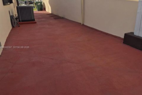 Villa ou maison à louer à Miami, Floride: 3 chambres, 171.4 m2 № 1999514 - photo 6