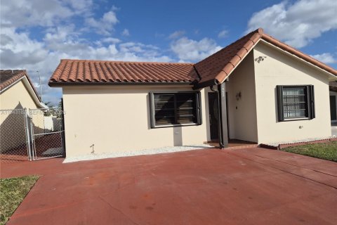 Villa ou maison à Miami, Floride 3 chambres, 171.4 m2 № 1999514