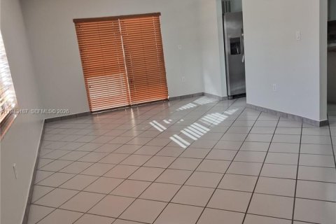 Villa ou maison à louer à Miami, Floride: 3 chambres, 171.4 m2 № 1999514 - photo 7