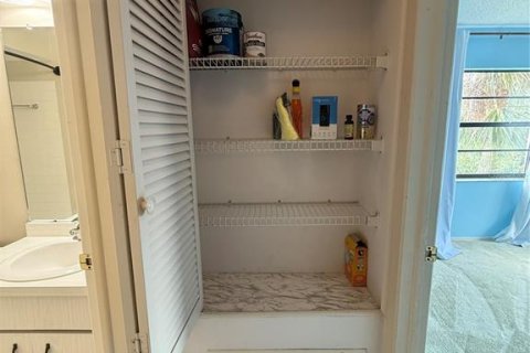 Copropriété à vendre à Bradenton, Floride: 2 chambres, 88.44 m2 № 1666980 - photo 10