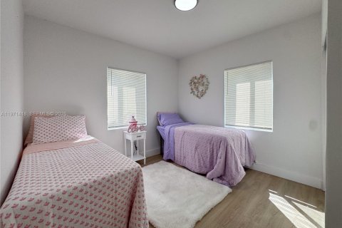 House in Miami, Florida 3 bedrooms, 102.56 sq.m. № 2032761 - photo 18