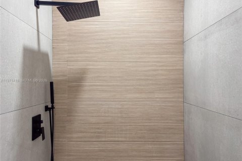 House in Miami, Florida 3 bedrooms, 102.56 sq.m. № 2032761 - photo 20