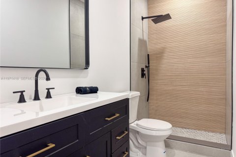 House in Miami, Florida 3 bedrooms, 102.56 sq.m. № 2032761 - photo 19