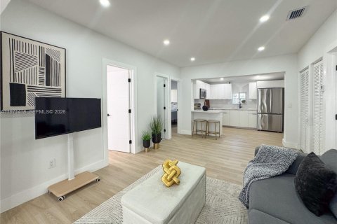 House in Miami, Florida 3 bedrooms, 102.56 sq.m. № 2032761 - photo 6
