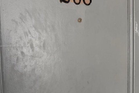 Снять в аренду кондоминиум в Халландейл-Бич, Флорида 2 спальни, 92.9м2, № 2004903 - фото 5